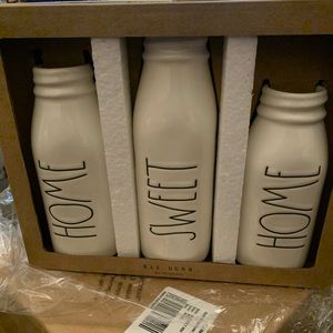 Three home sweet home vases